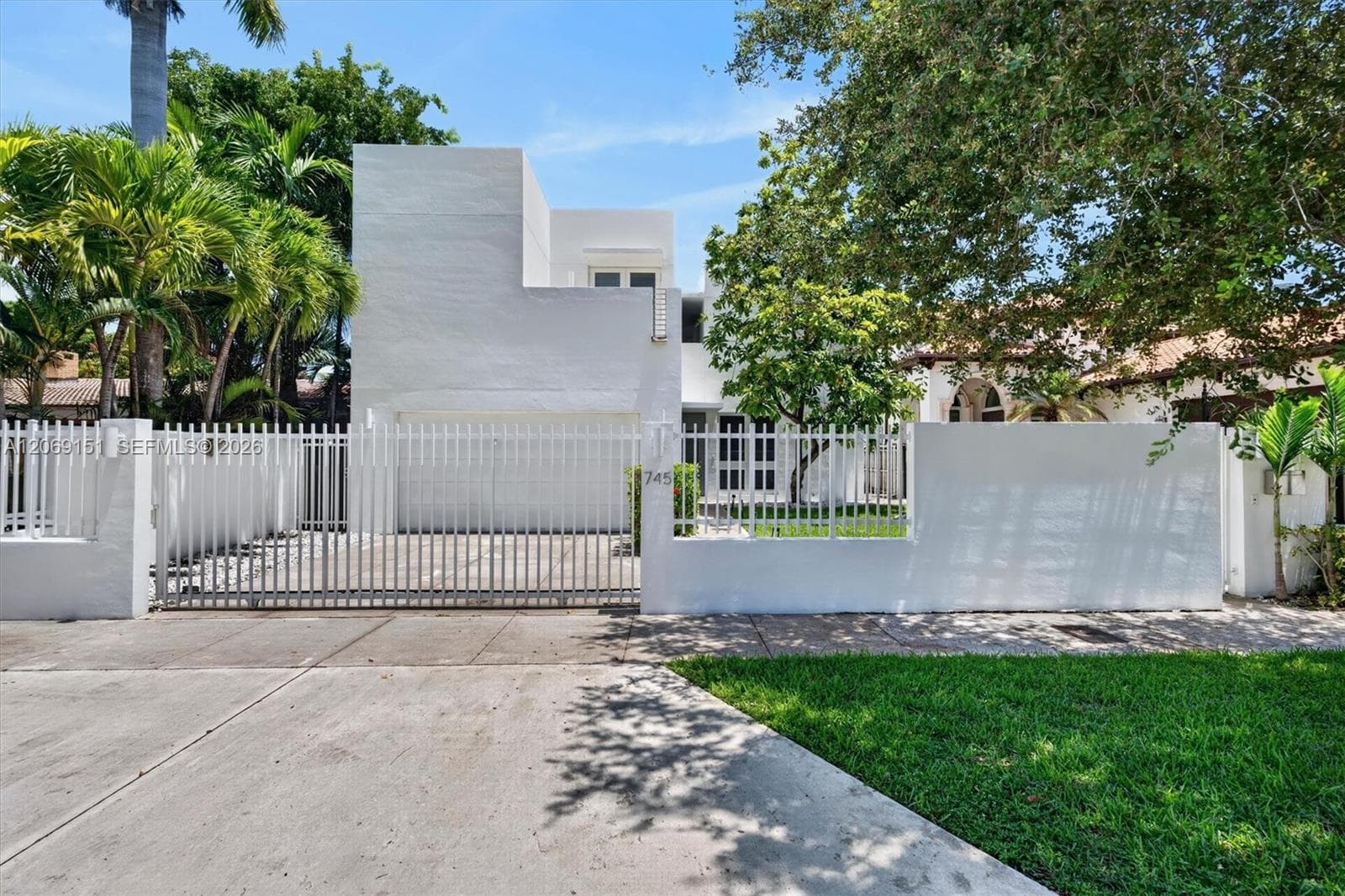 745 SW 22nd Rd, Miami, FL 33129 — zdjęcie 3