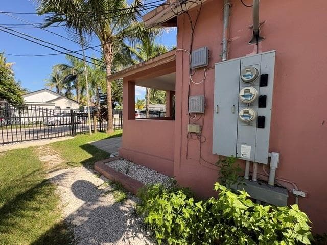 8044 NW 1st Pl, Miami, FL 33150 — zdjęcie 4