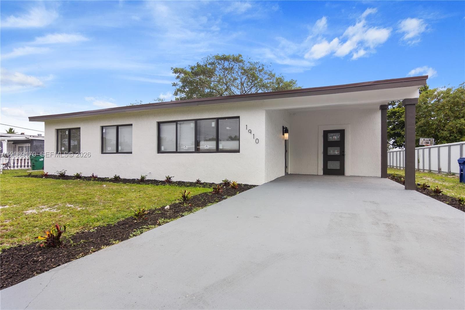 1910 NW 134th St, Miami, FL 33167 — zdjęcie 2