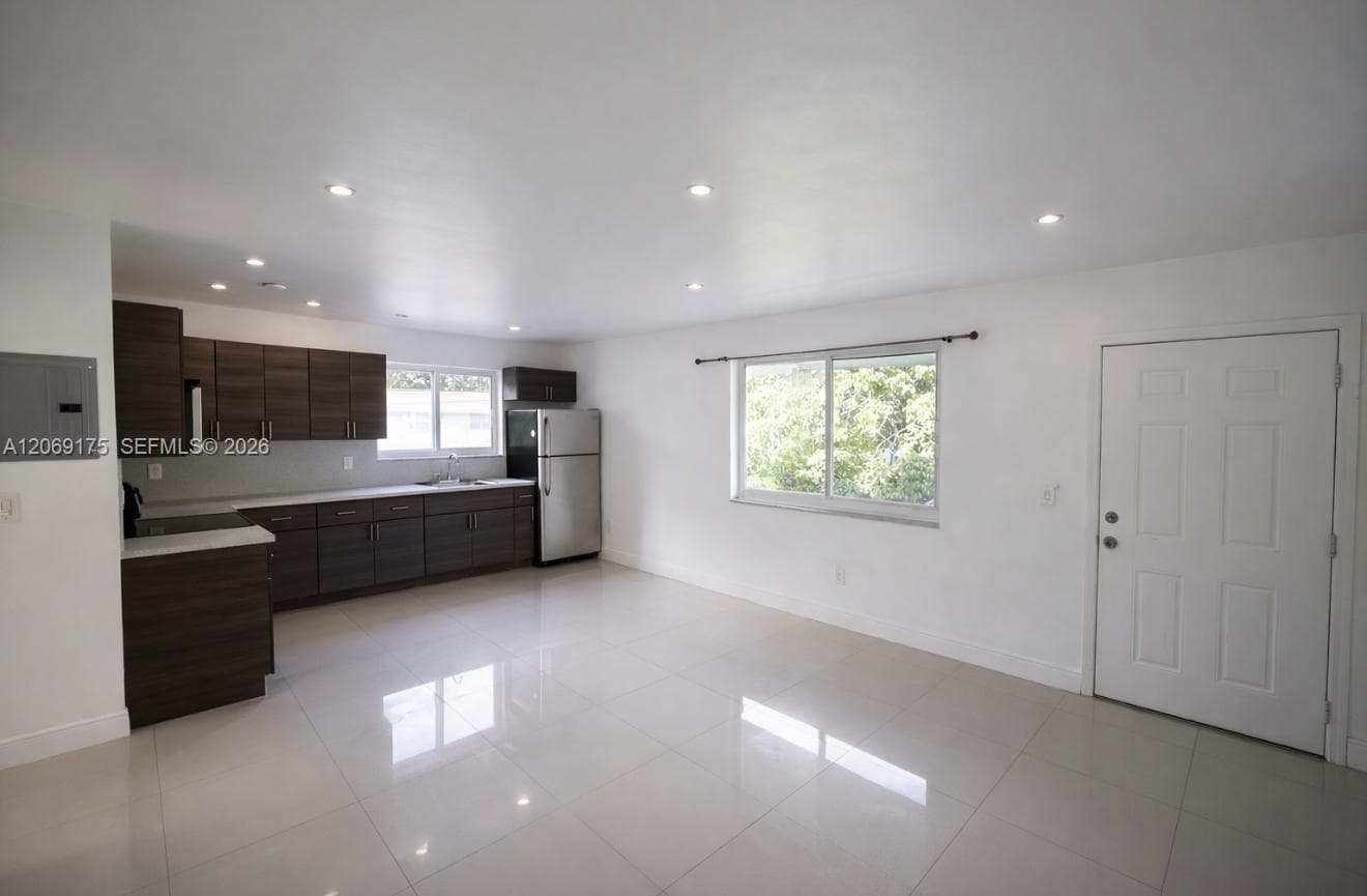 552 NE 61st St # 6, Miami, FL 33137 — zdjęcie 3