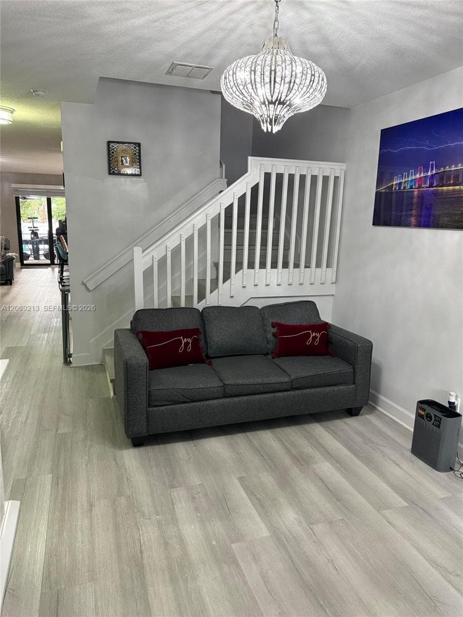 4926 NW 57th Ct, Tamarac, FL 33319 — zdjęcie 2