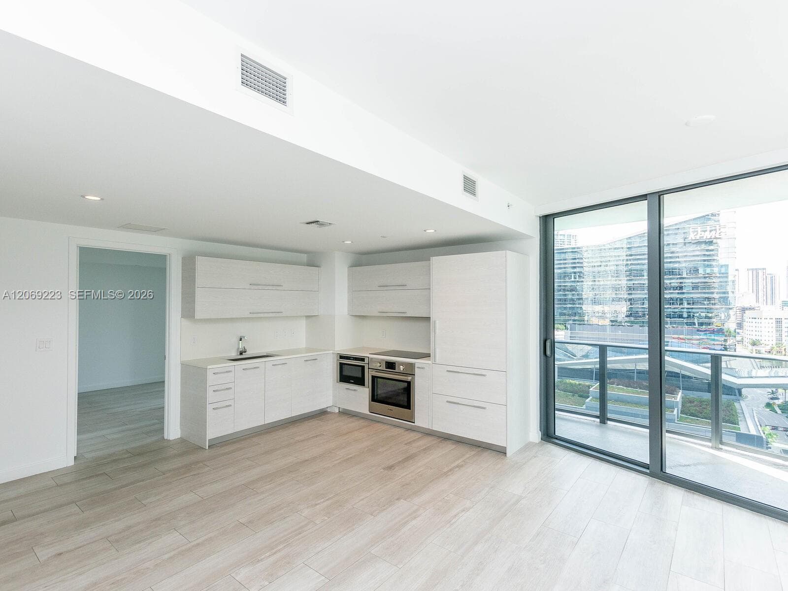 45 SW 9th St # 1201, Miami, FL 33130 — zdjęcie 2