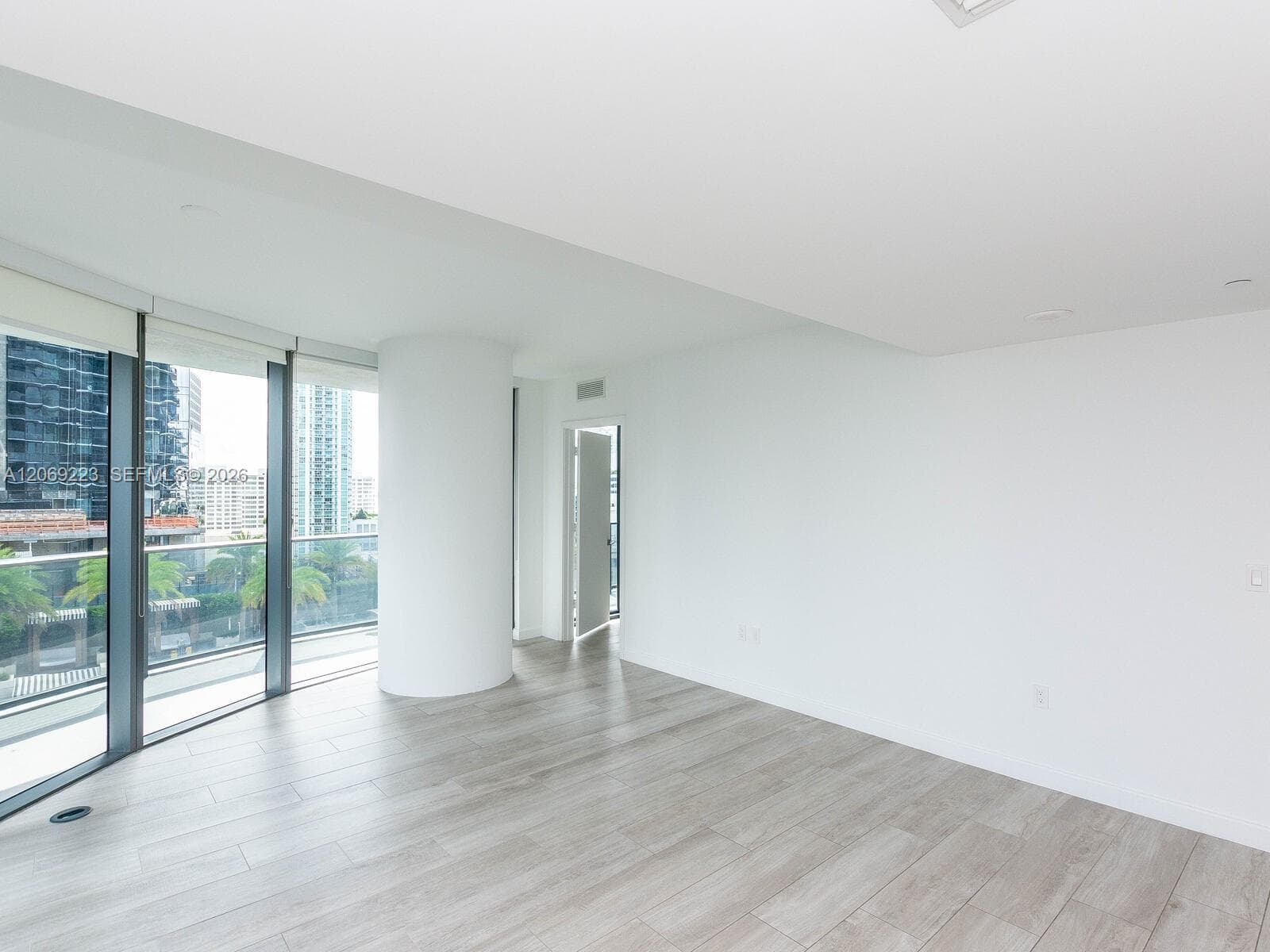 45 SW 9th St # 1201, Miami, FL 33130 — zdjęcie 4