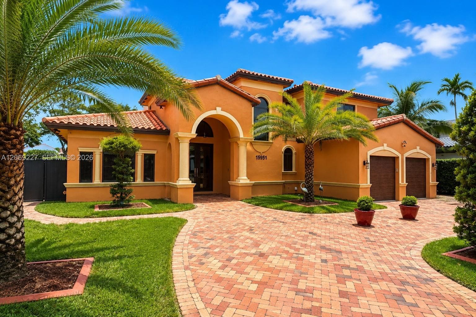 15951 NW 79th Ct, Miami Lakes, FL 33016 — zdjęcie 2