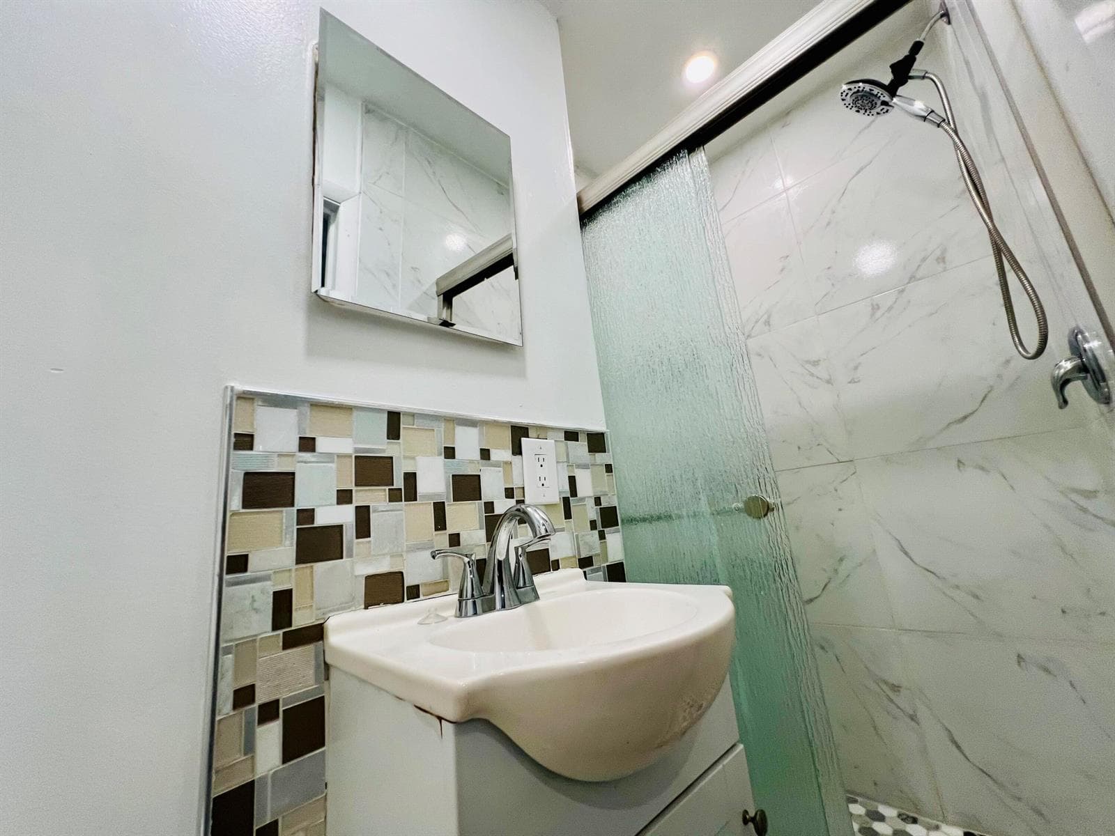 3387 NW 37TH Avenue, Lauderdale Lakes, FL 33309 — zdjęcie 4