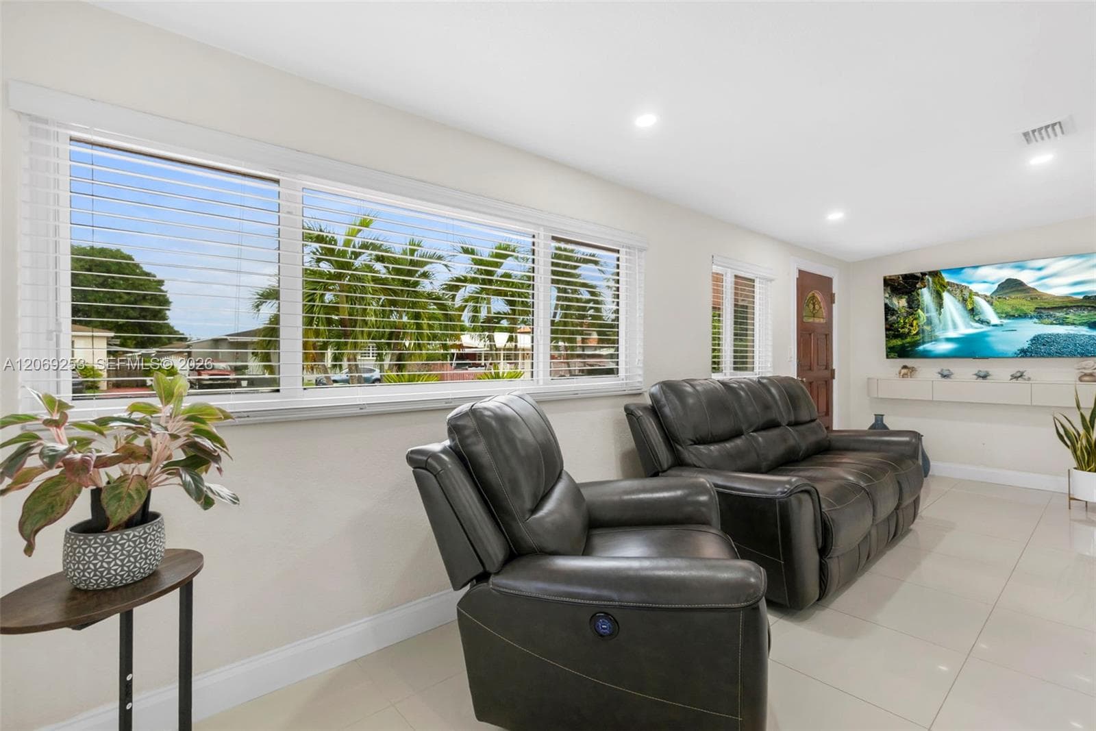 142 W 35th St, Hialeah, FL 33012 — zdjęcie 3