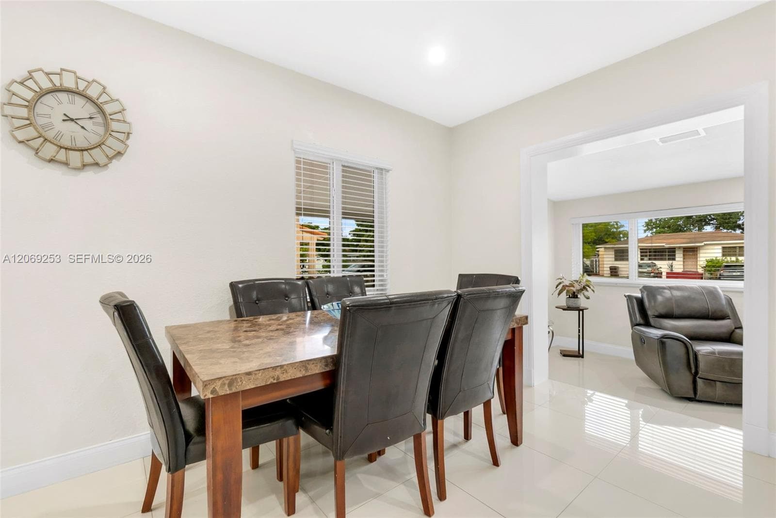 142 W 35th St, Hialeah, FL 33012 — zdjęcie 5