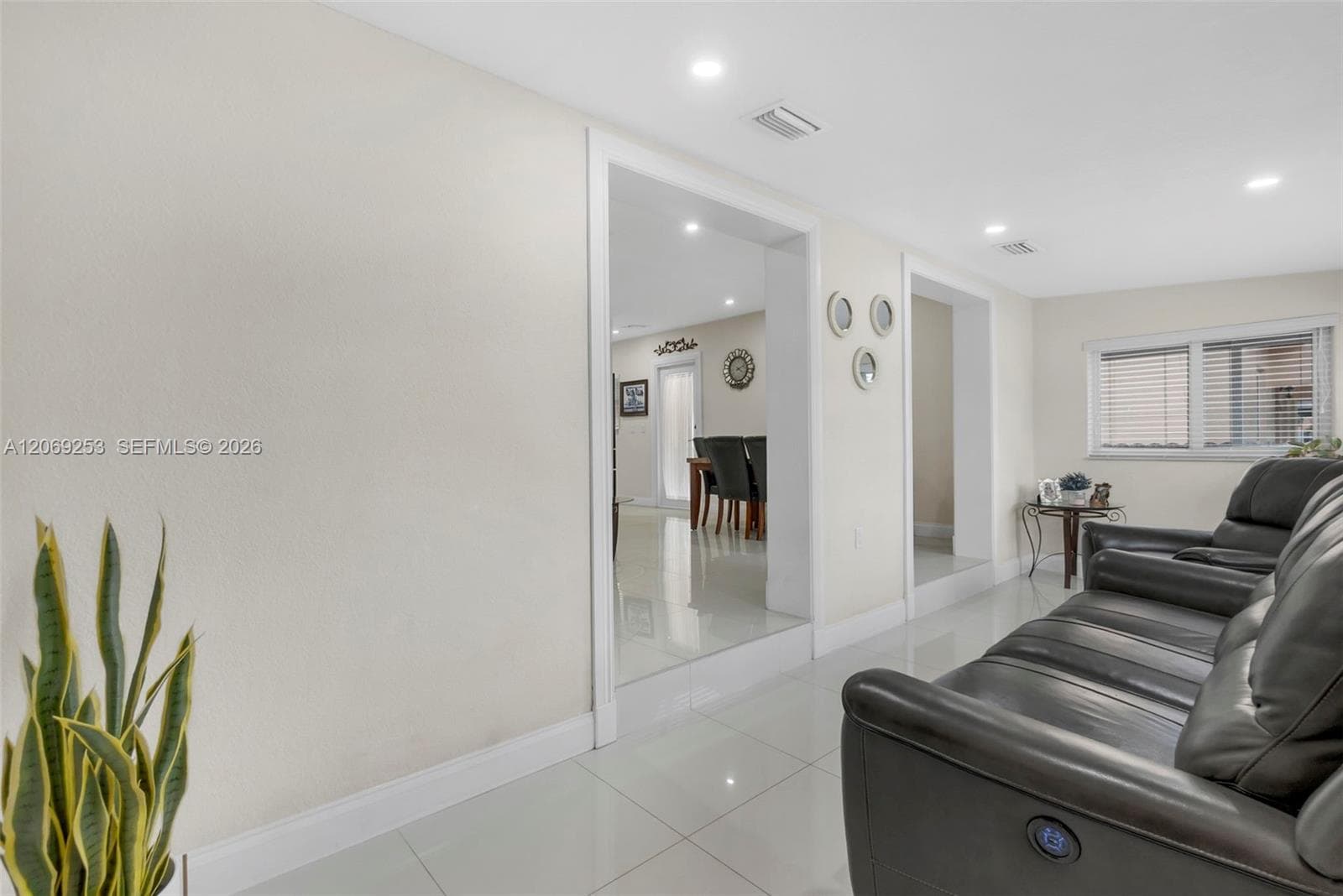 142 W 35th St, Hialeah, FL 33012 — zdjęcie 4