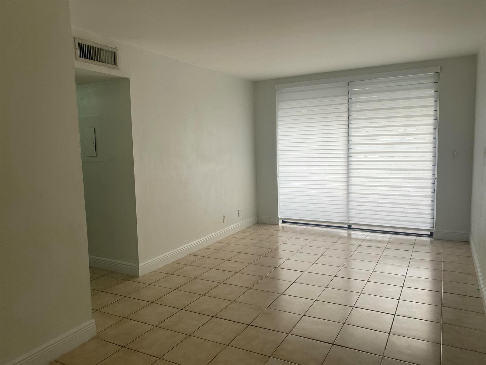 8185 NW 7TH Street # 103, Miami, FL 33126