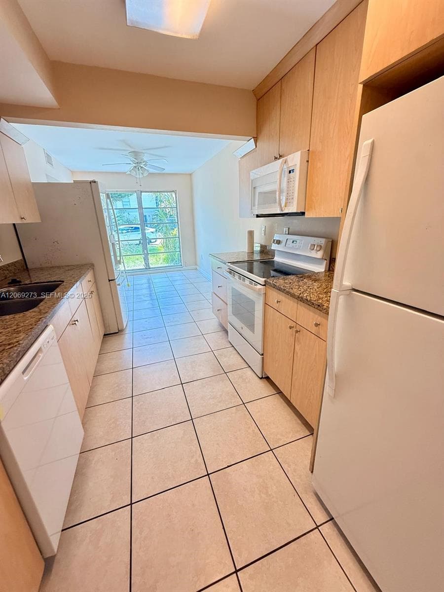 3301 Raleigh St # 4D, Hollywood, FL 33021 — zdjęcie 3