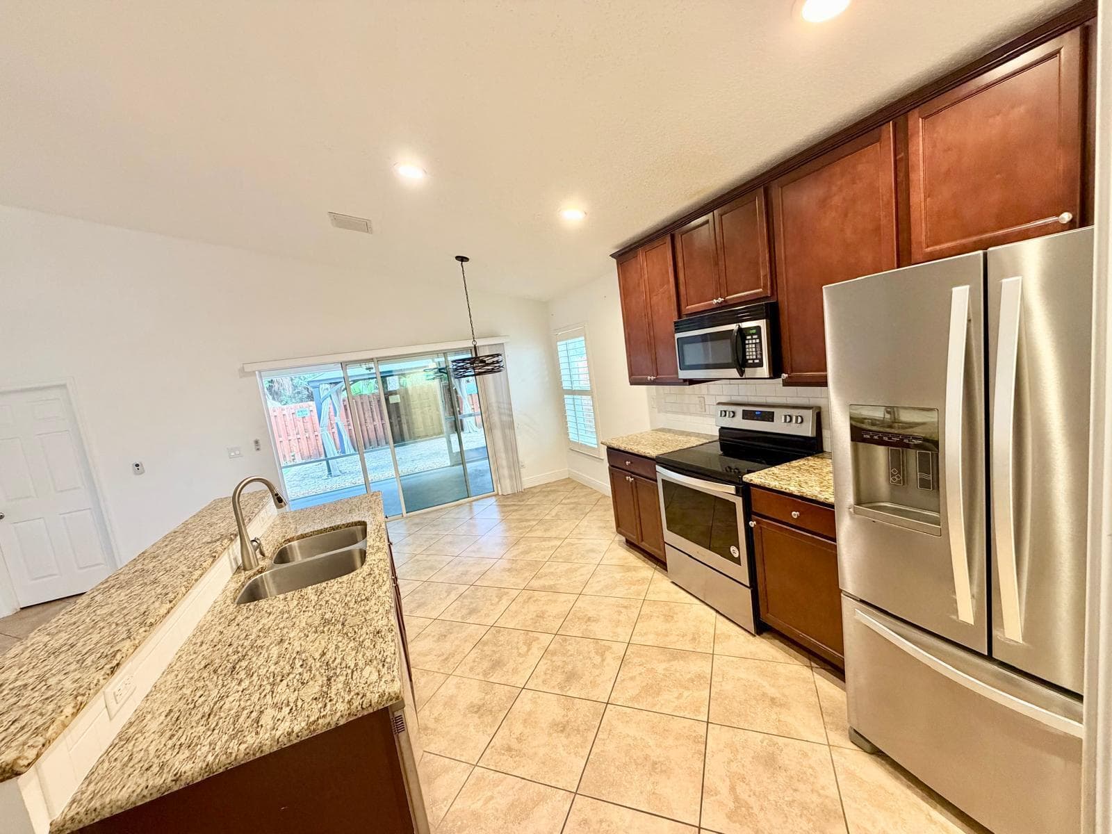 9553 SEA SPRAY Drive, Fort Pierce, FL 34945 — zdjęcie 4
