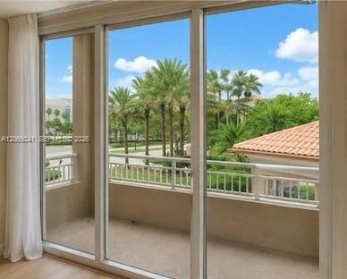 19501 W Country Club Dr # 210, Aventura, FL 33180 — zdjęcie 2