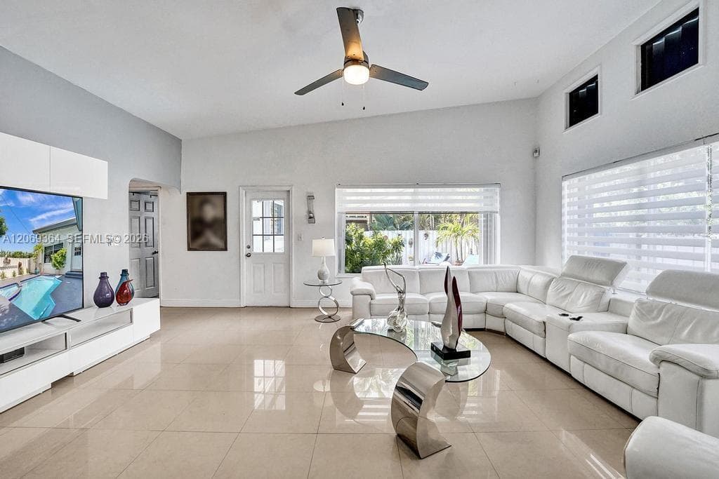 1750 71st St, Miami Beach, FL 33141 — zdjęcie 2