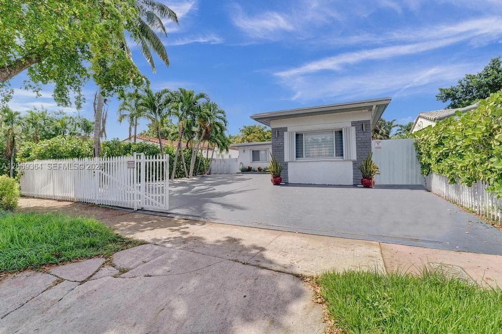 1750 71st St, Miami Beach, FL 33141 — zdjęcie 5
