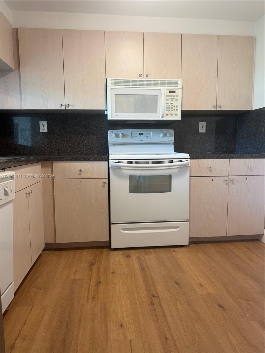 11750 SW 18th St # 113-1, Miami, FL 33175 — zdjęcie 2