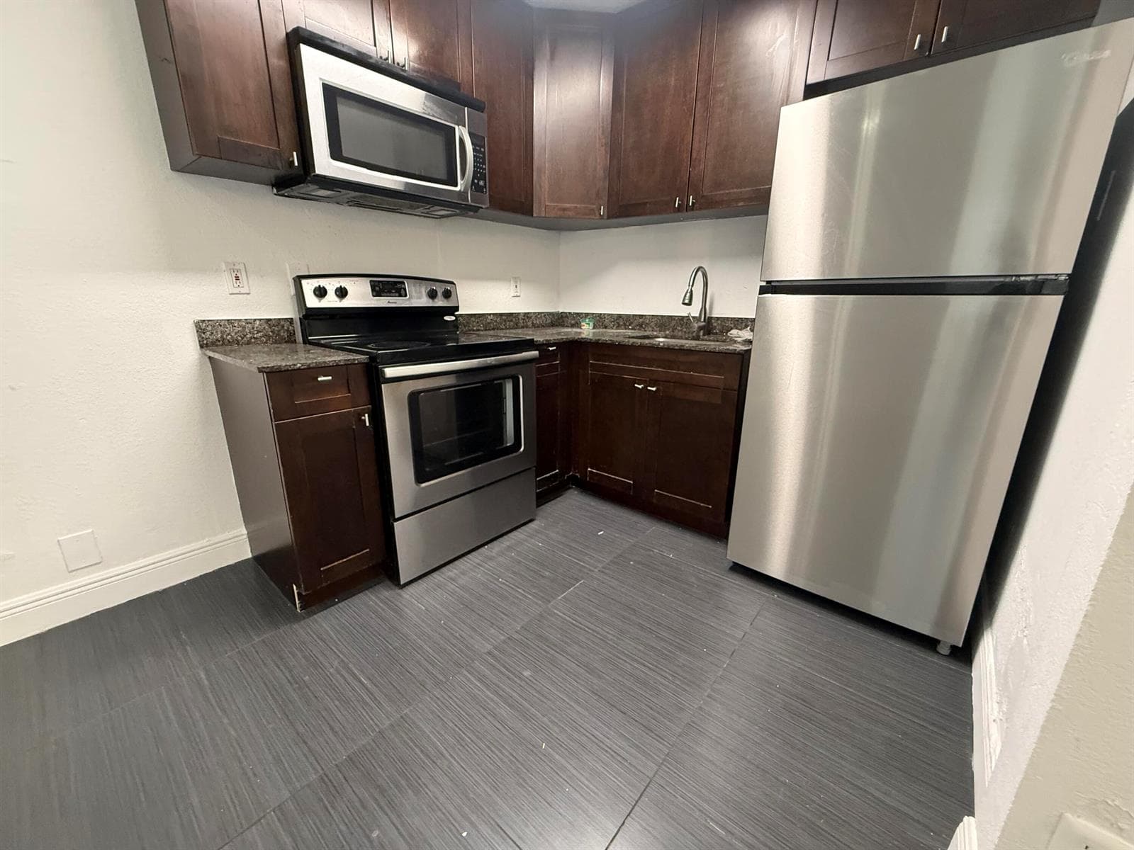 37 SW 14TH Street # 17, Dania Beach, FL 33004 — zdjęcie 3