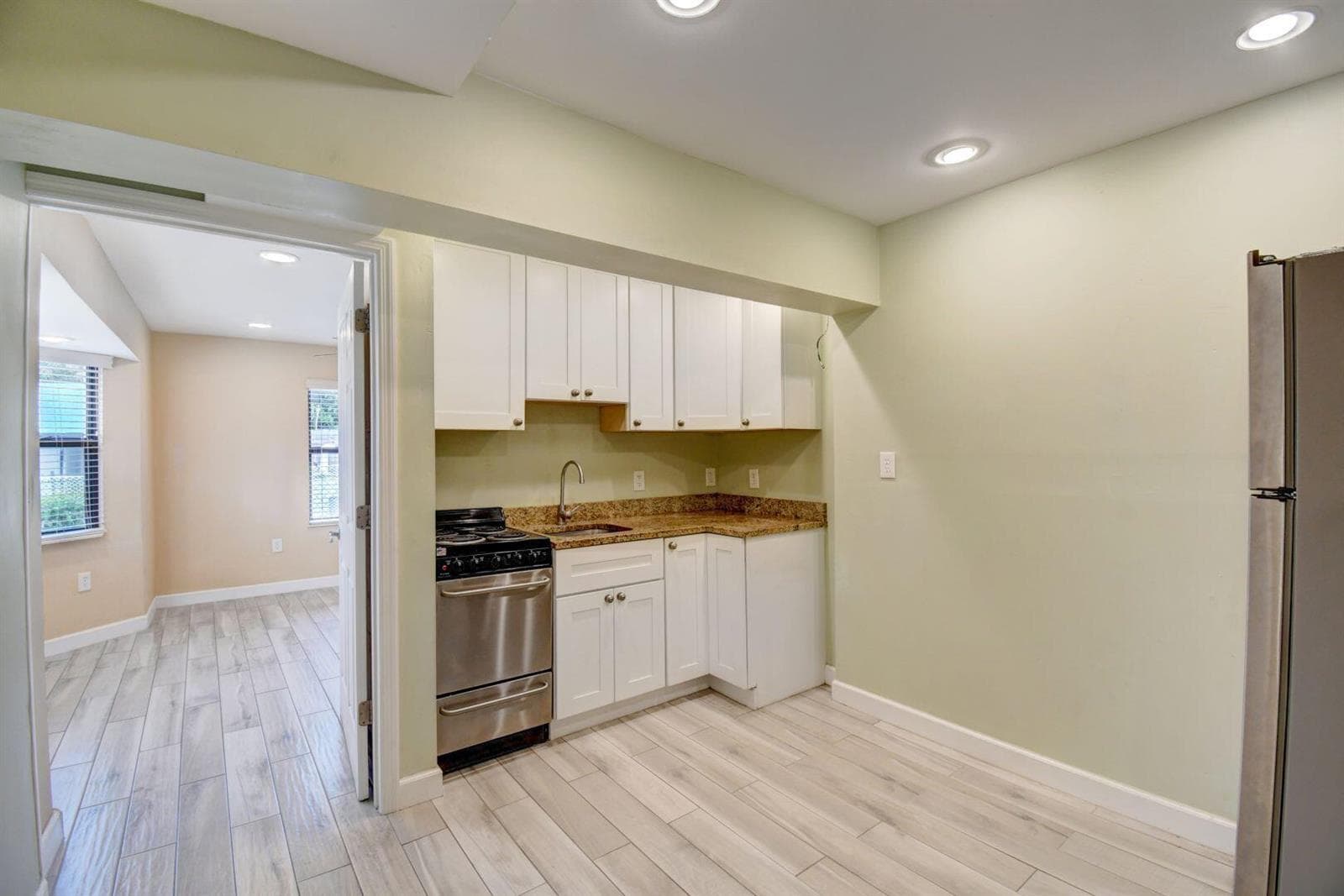 1316 DATE PALM Drive # Rear, Lantana, FL 33462 — zdjęcie 3
