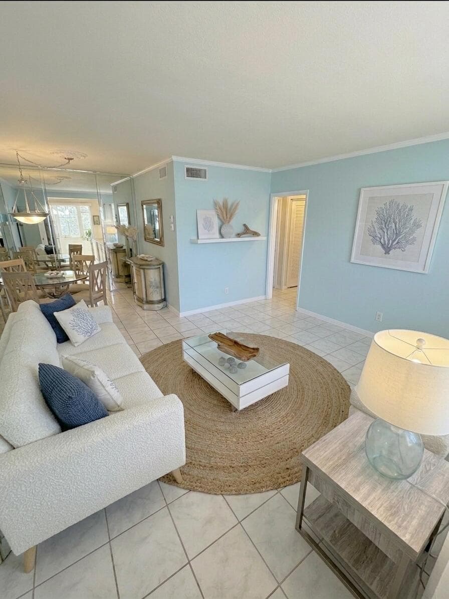 6 Abbey Lane # 104, Delray Beach, FL 33446