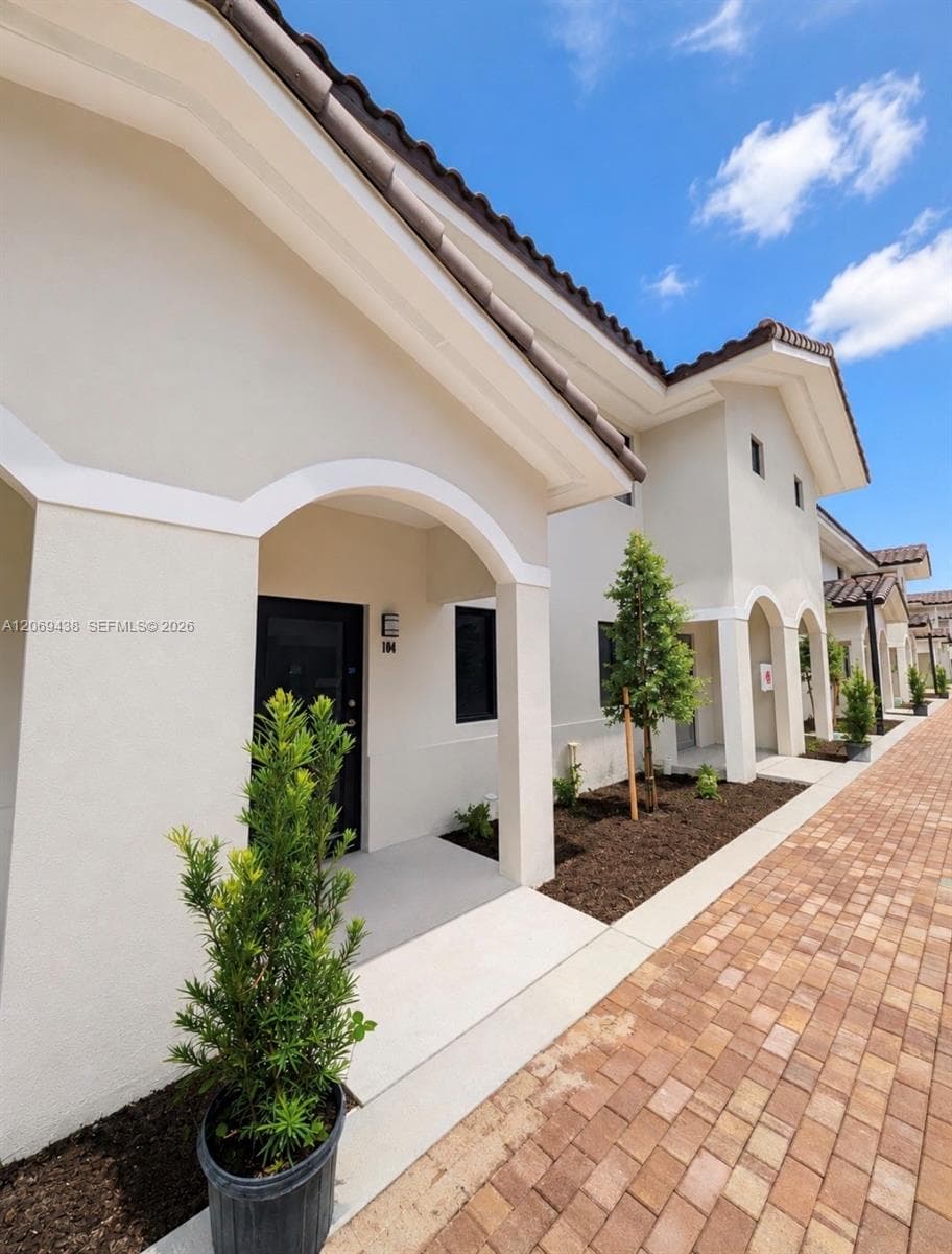 7462 W 4th Ave # 108, Hialeah, FL 33014 — zdjęcie 2