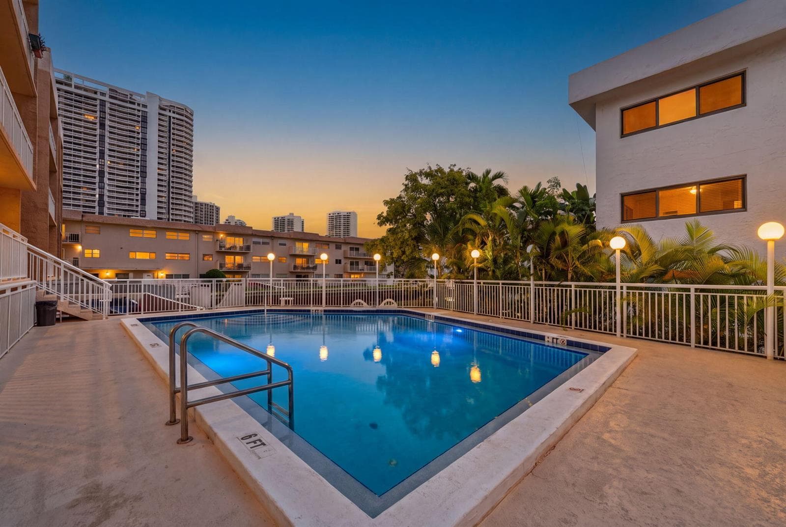 17051 NE 35TH Avenue # 207, North Miami Beach, FL 33160 — zdjęcie 2