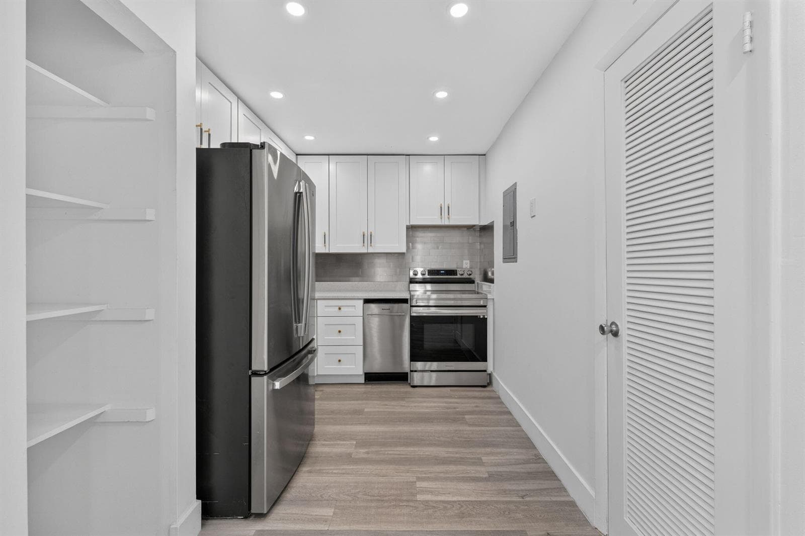 17051 NE 35TH Avenue # 207, North Miami Beach, FL 33160 — zdjęcie 4