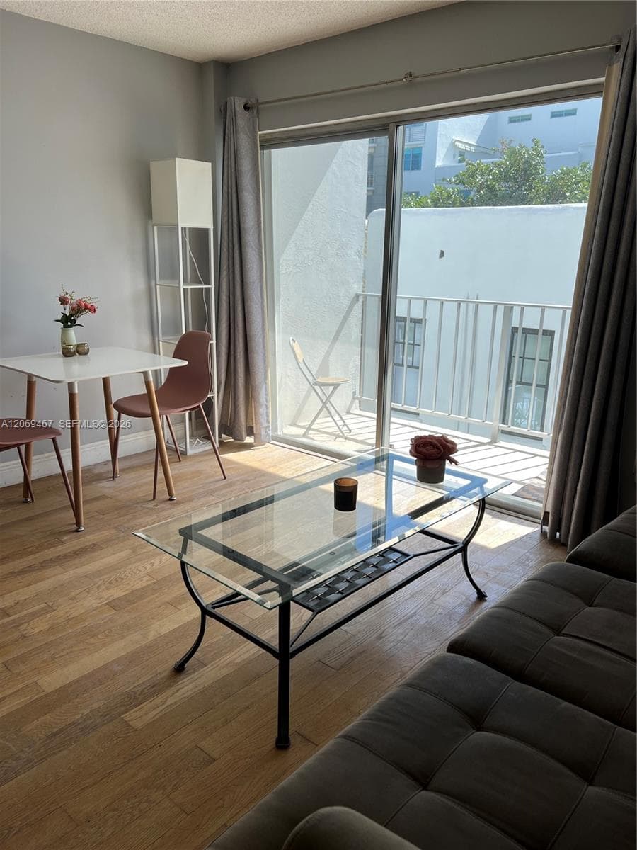 221 Meridian Ave # 305, Miami Beach, FL 33139 — zdjęcie 2