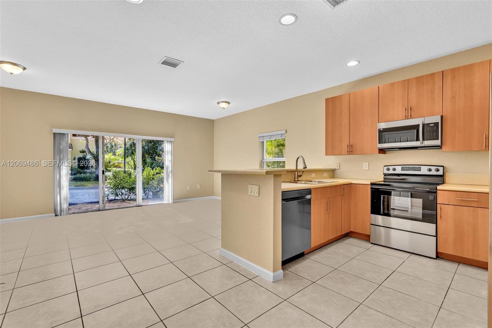 3102 NW 24th Way, Oakland Park, FL 33309 — zdjęcie 2
