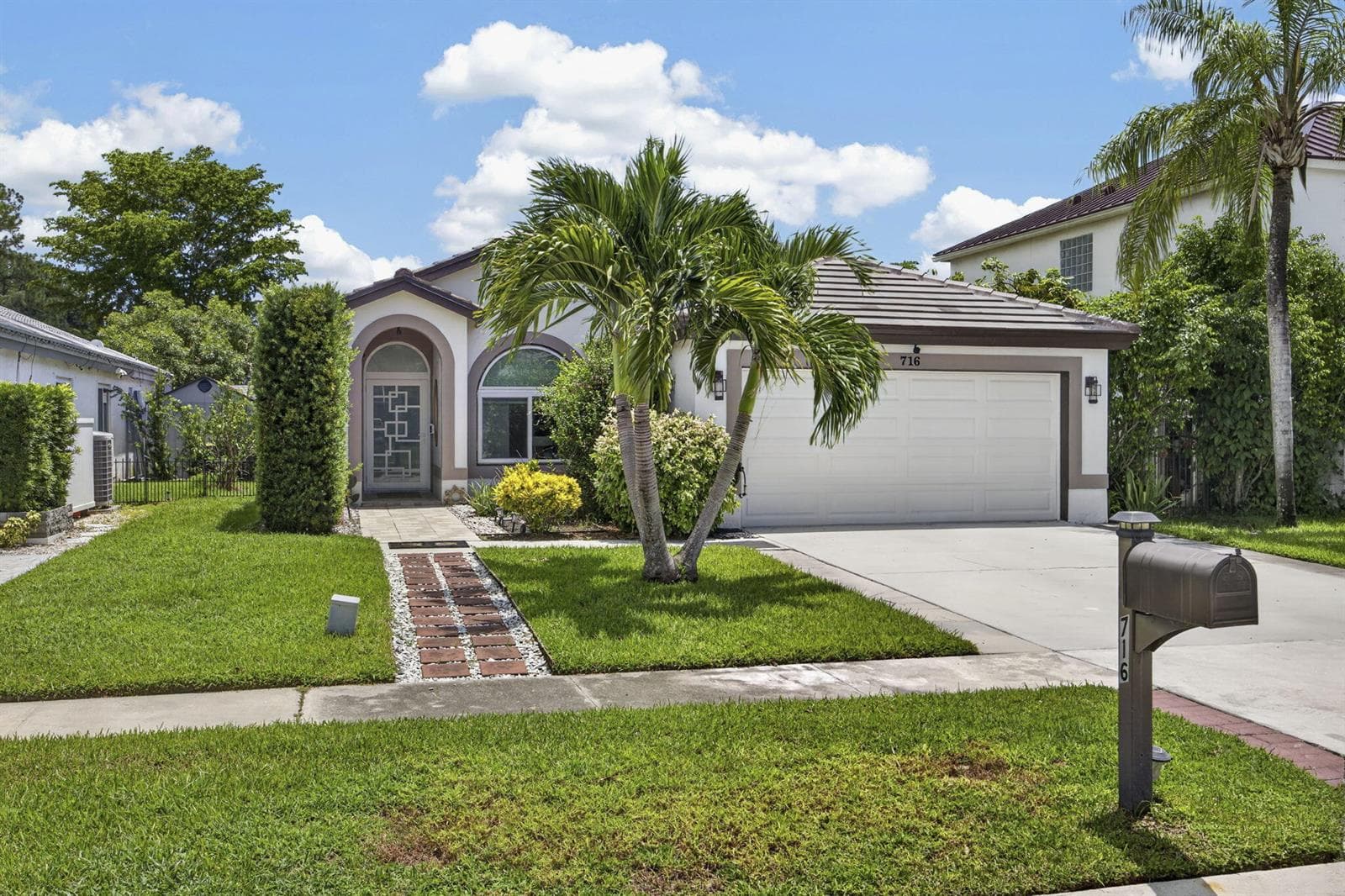 716 LAKE WELLINGTON Drive, Wellington, FL 33414 — zdjęcie 2