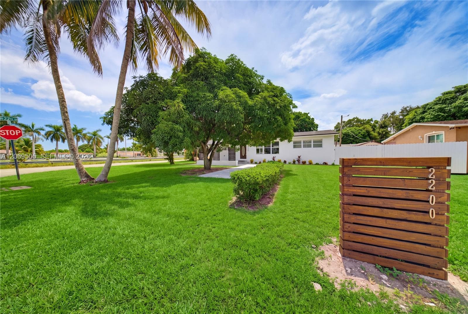 2200 NW 110th St, Miami, FL 33167 — zdjęcie 4