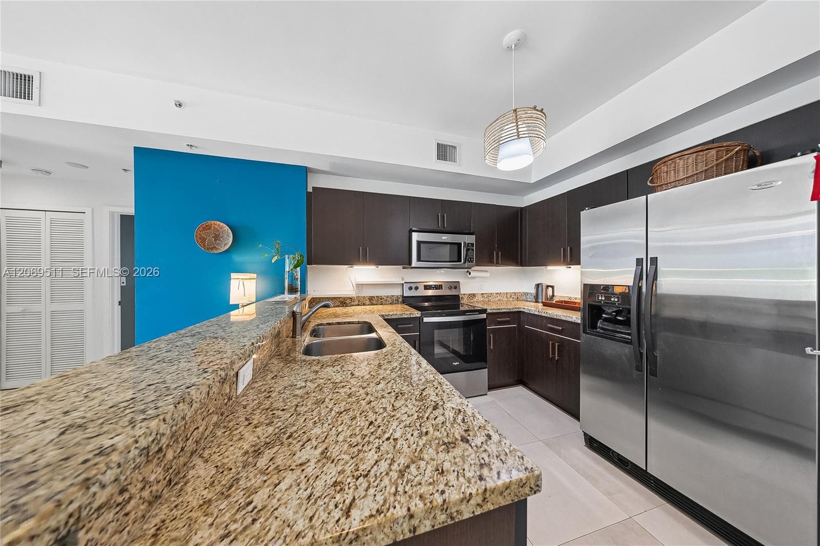 2020 Prairie Ave # 302, Miami Beach, FL 33139 — zdjęcie 2