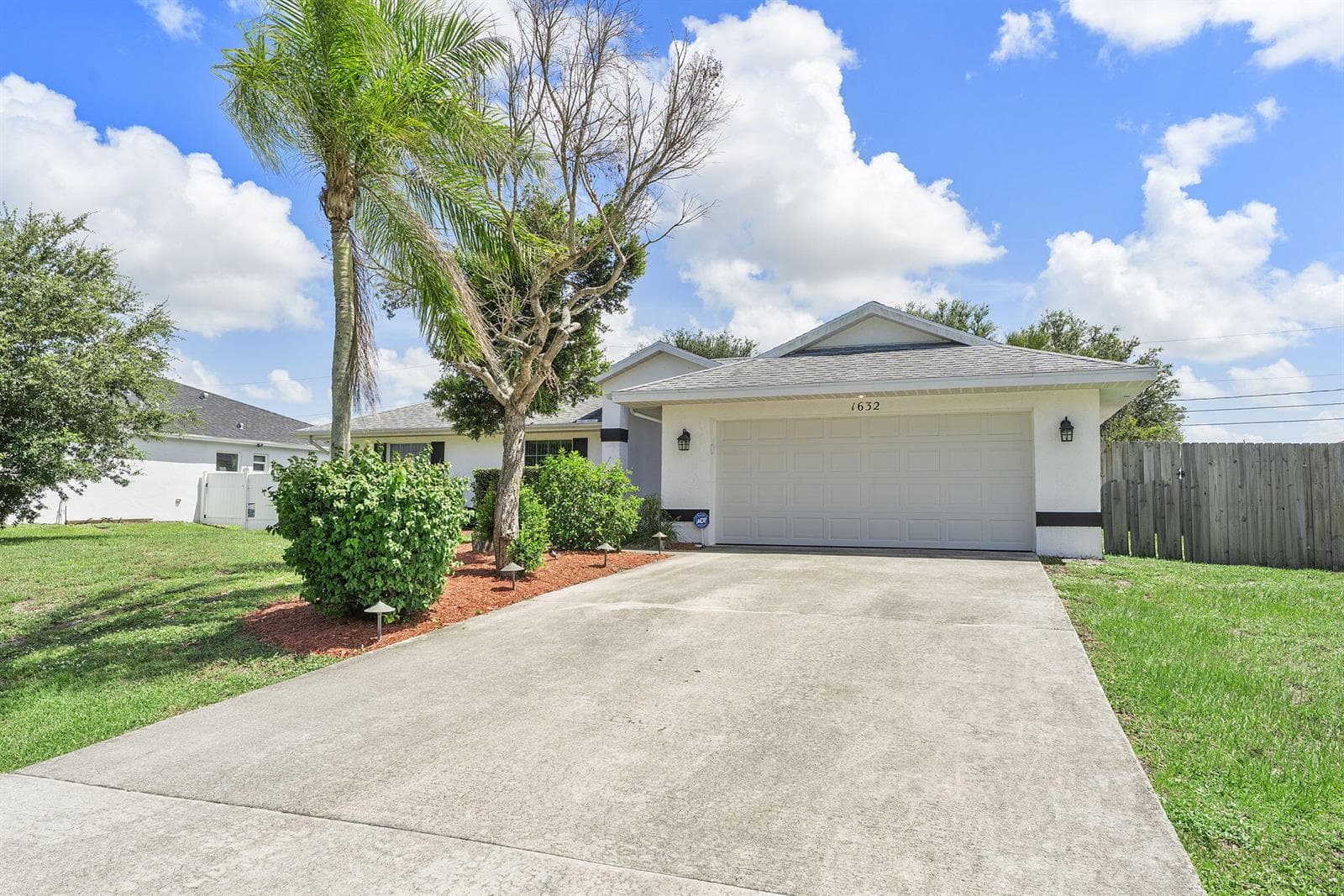 1632 SW ALVATON Avenue, Port St. Lucie, FL 34953