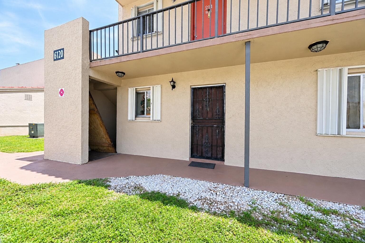 6120 FOREST HILL Boulevard # 111, West Palm Beach, FL 33415