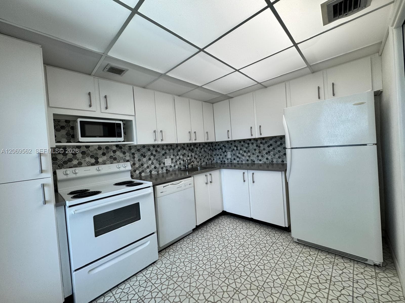 2950 N Palm Aire Dr # 605, Pompano Beach, FL 33069 — zdjęcie 4