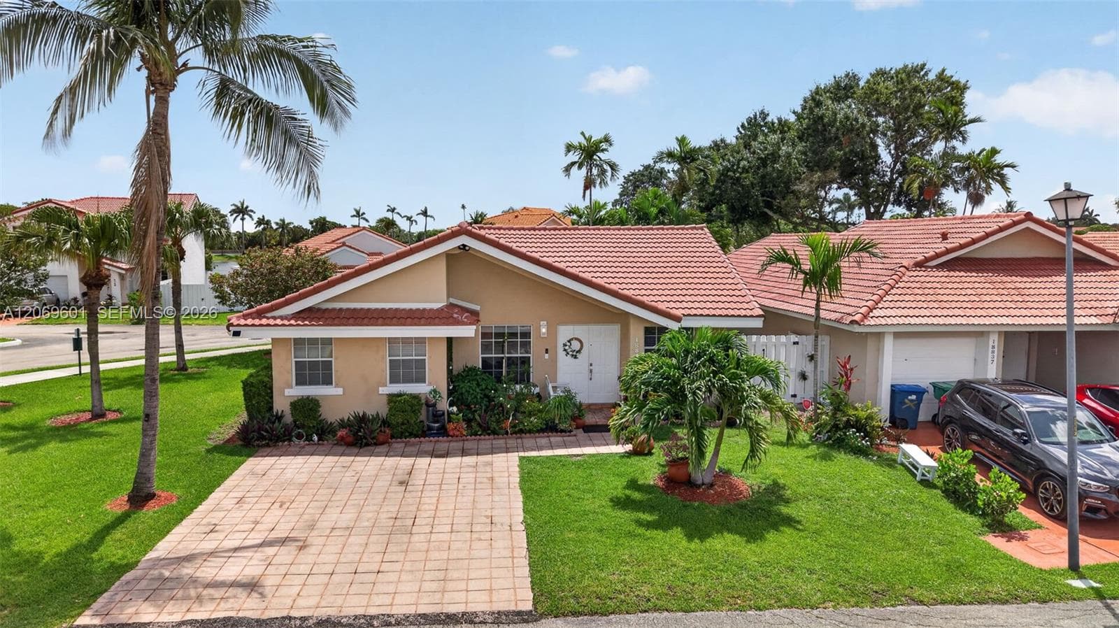 18847 NW 83rd Pl, Hialeah, FL 33015 — zdjęcie 2