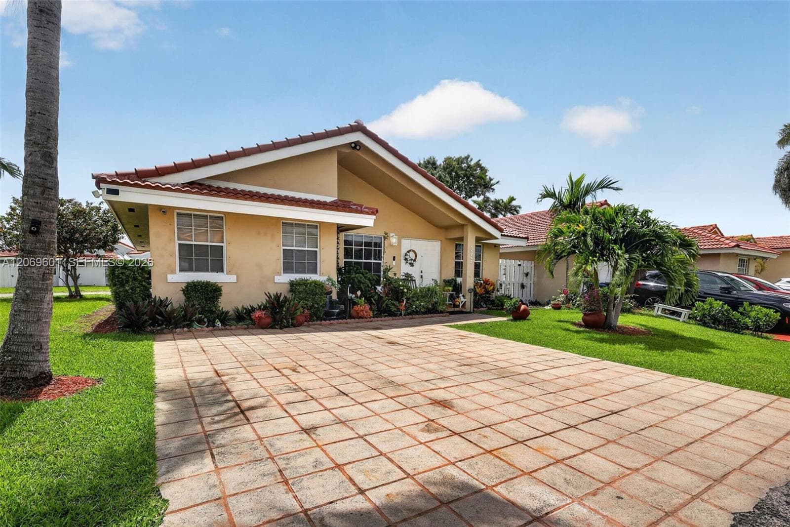 18847 NW 83rd Pl, Hialeah, FL 33015 — zdjęcie 5