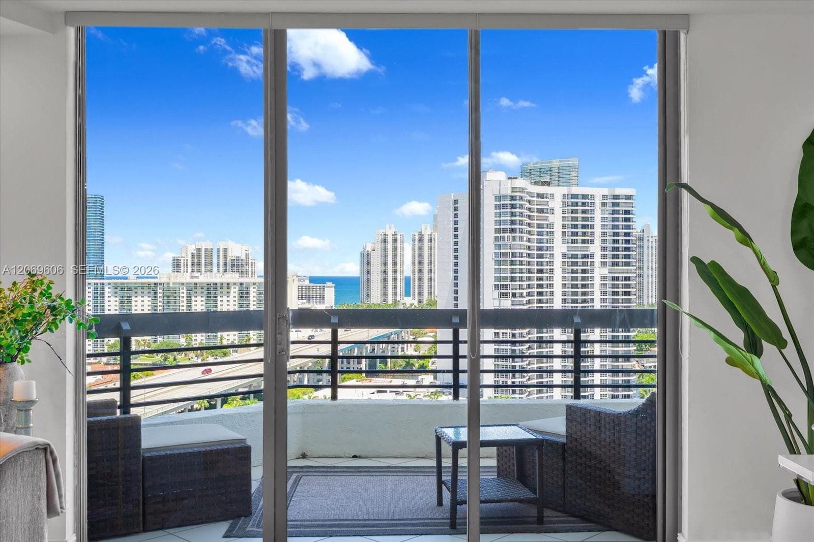 3500 Mystic Pointe Dr # 2107, Aventura, FL 33180 — zdjęcie 3