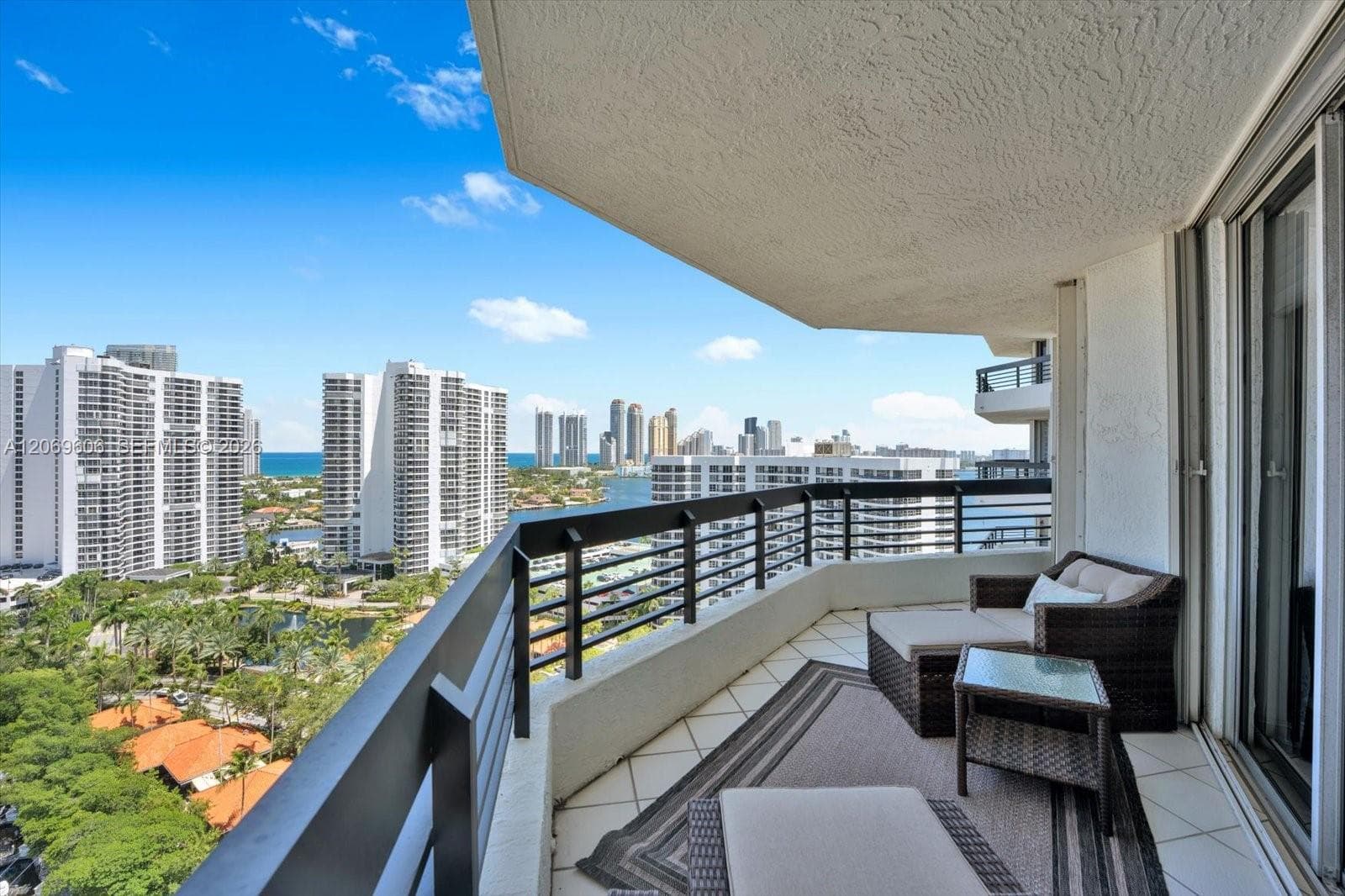 3500 Mystic Pointe Dr # 2107, Aventura, FL 33180 — zdjęcie 4