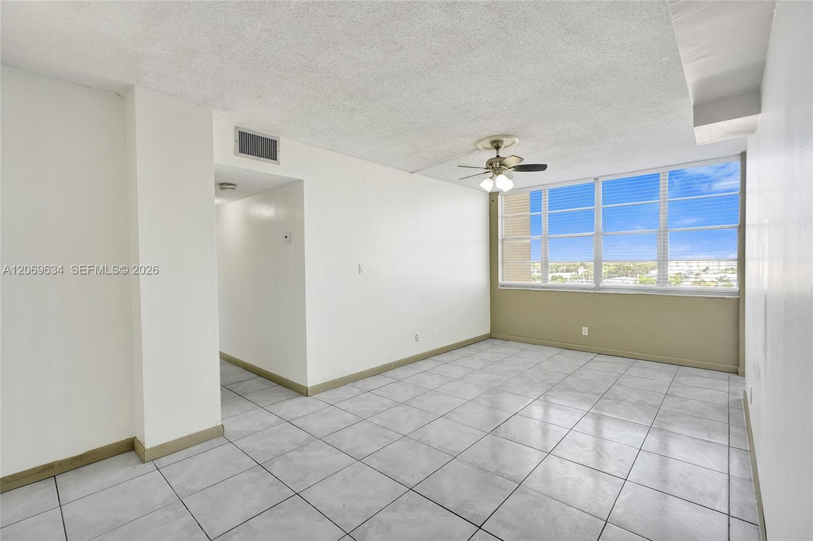 2025 NE 164th St # 710, North Miami Beach, FL 33162 — zdjęcie 3