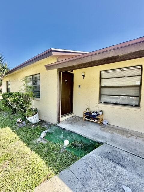 419 GLENWOOD Drive, West Palm Beach, FL 33415 — zdjęcie 2