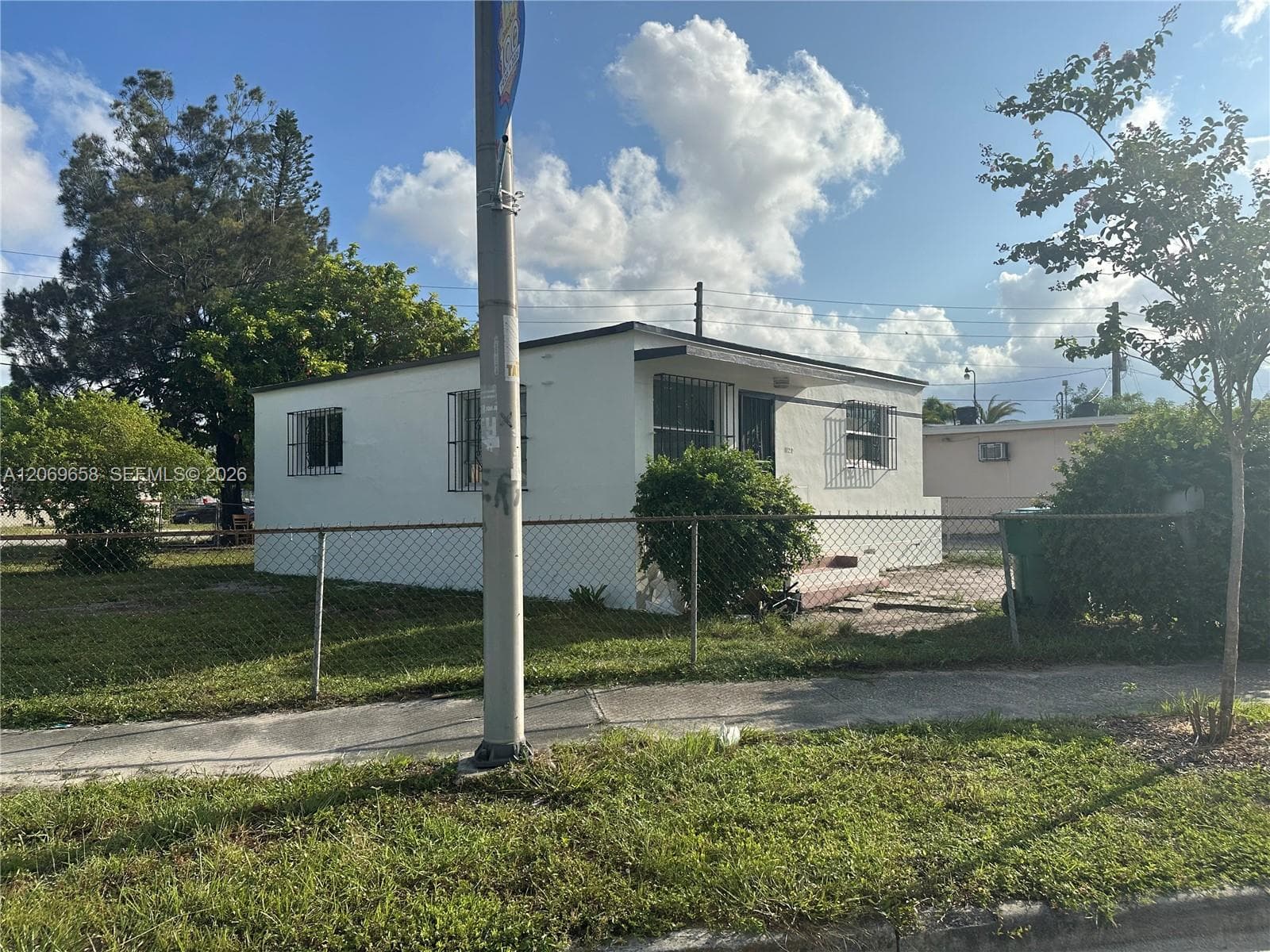 1120 Opa Locka Blvd, Opa-Locka, FL 33054 — zdjęcie 2