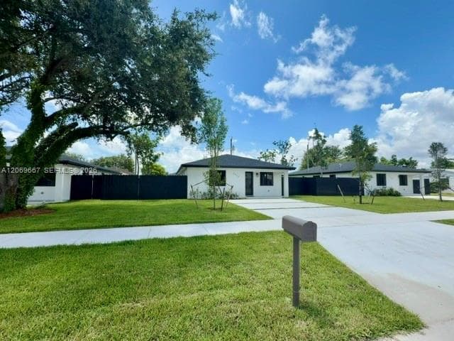 2420 NW 154th St # ., Miami Gardens, FL 33054 — zdjęcie 2