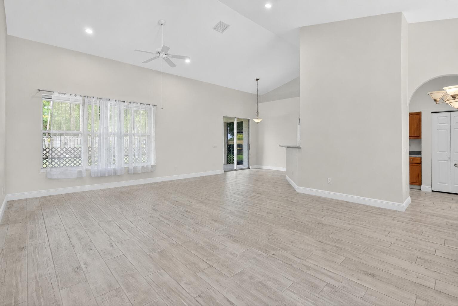 1571 SW Hunnicut Avenue, Port St. Lucie, FL 34953 — zdjęcie 3