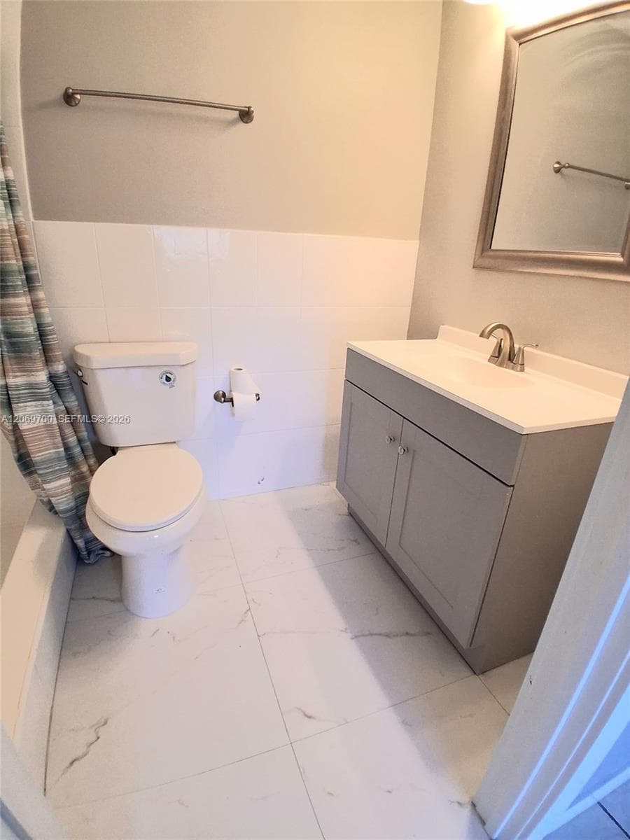 2770 W 60th Pl # 201, Hialeah, FL 33016 — zdjęcie 5