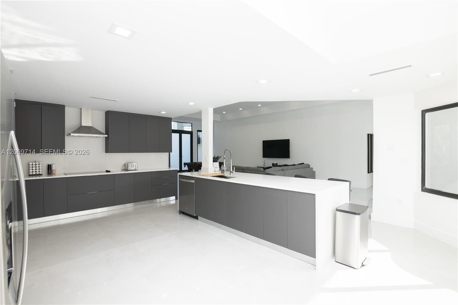 201 Holiday Dr, Hallandale Beach, FL 33009 — zdjęcie 5
