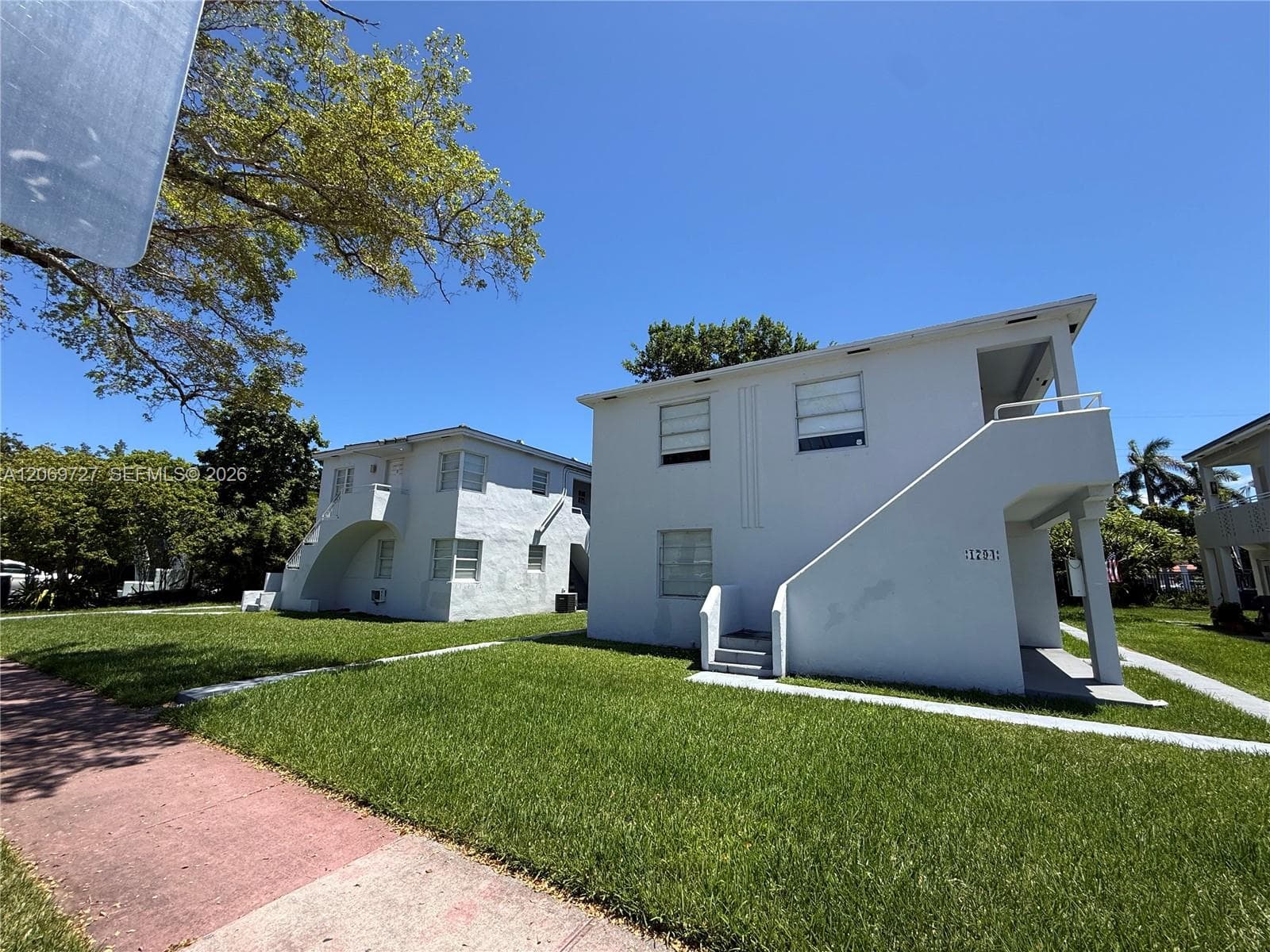 1794 Normandy Dr, Miami Beach, FL 33141 — zdjęcie 2