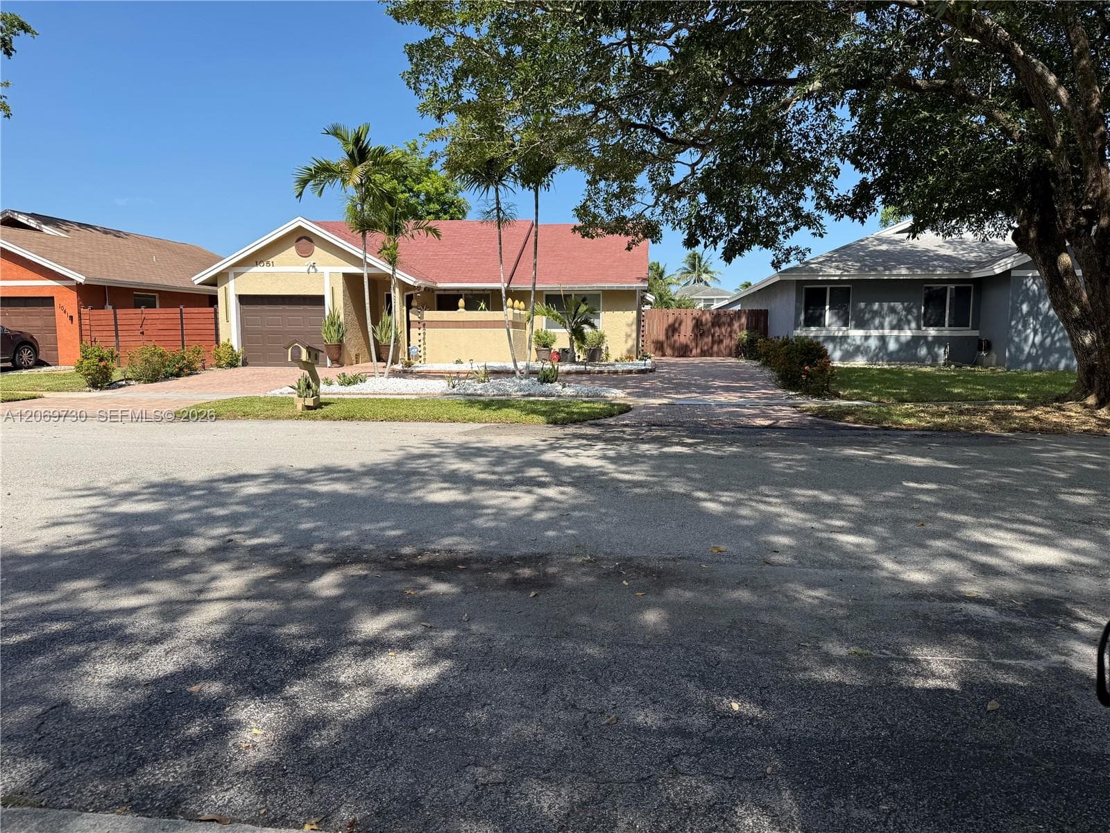 1051 SW 99th Ave, Pembroke Pines, FL 33025 — zdjęcie 2