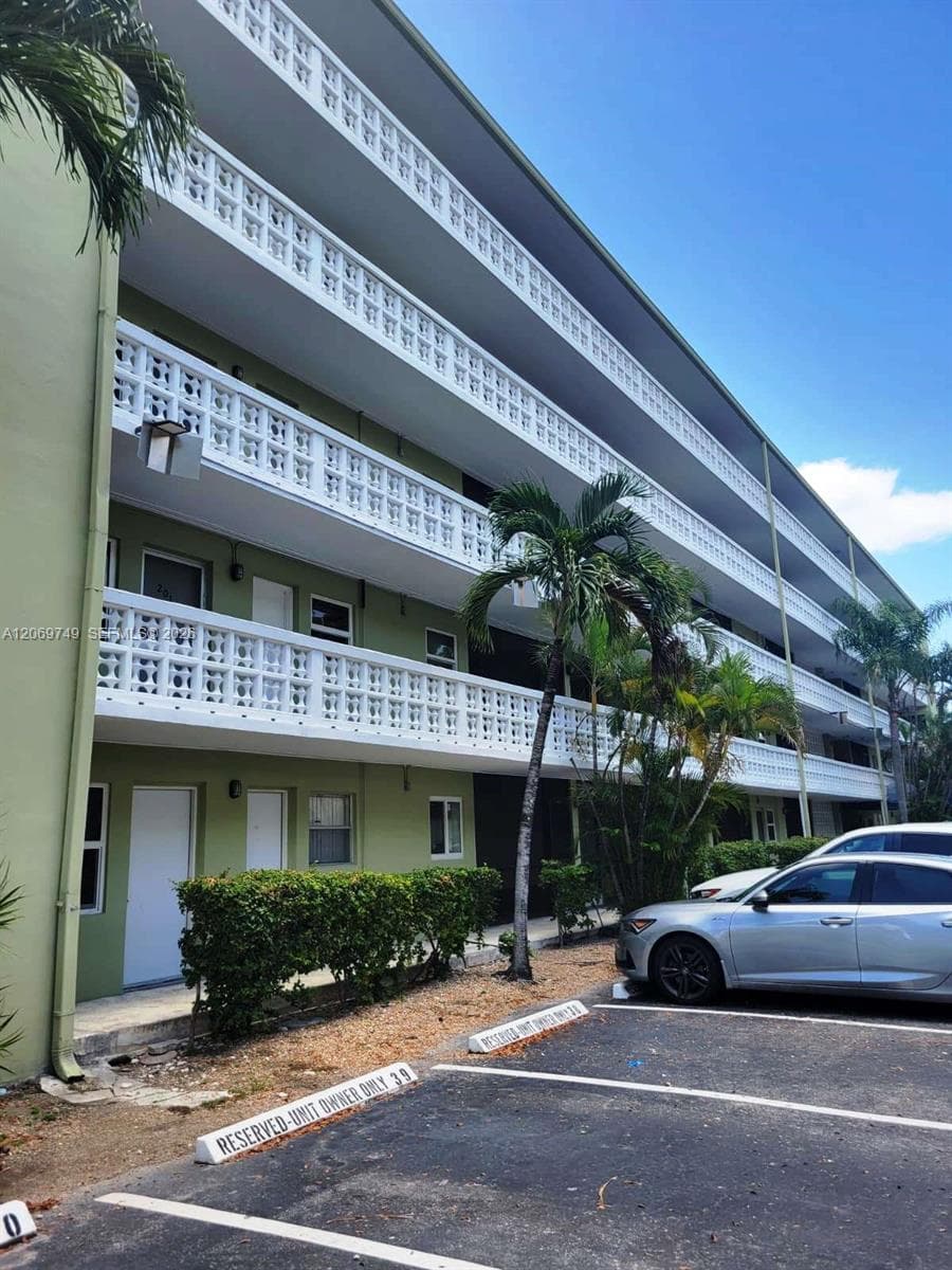 1425 Arthur St # 101A, Hollywood, FL 33020