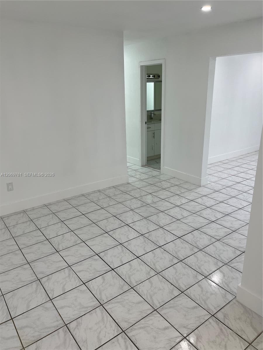 13735 NW 23rd Ave, Opa-Locka, FL 33054 — zdjęcie 2