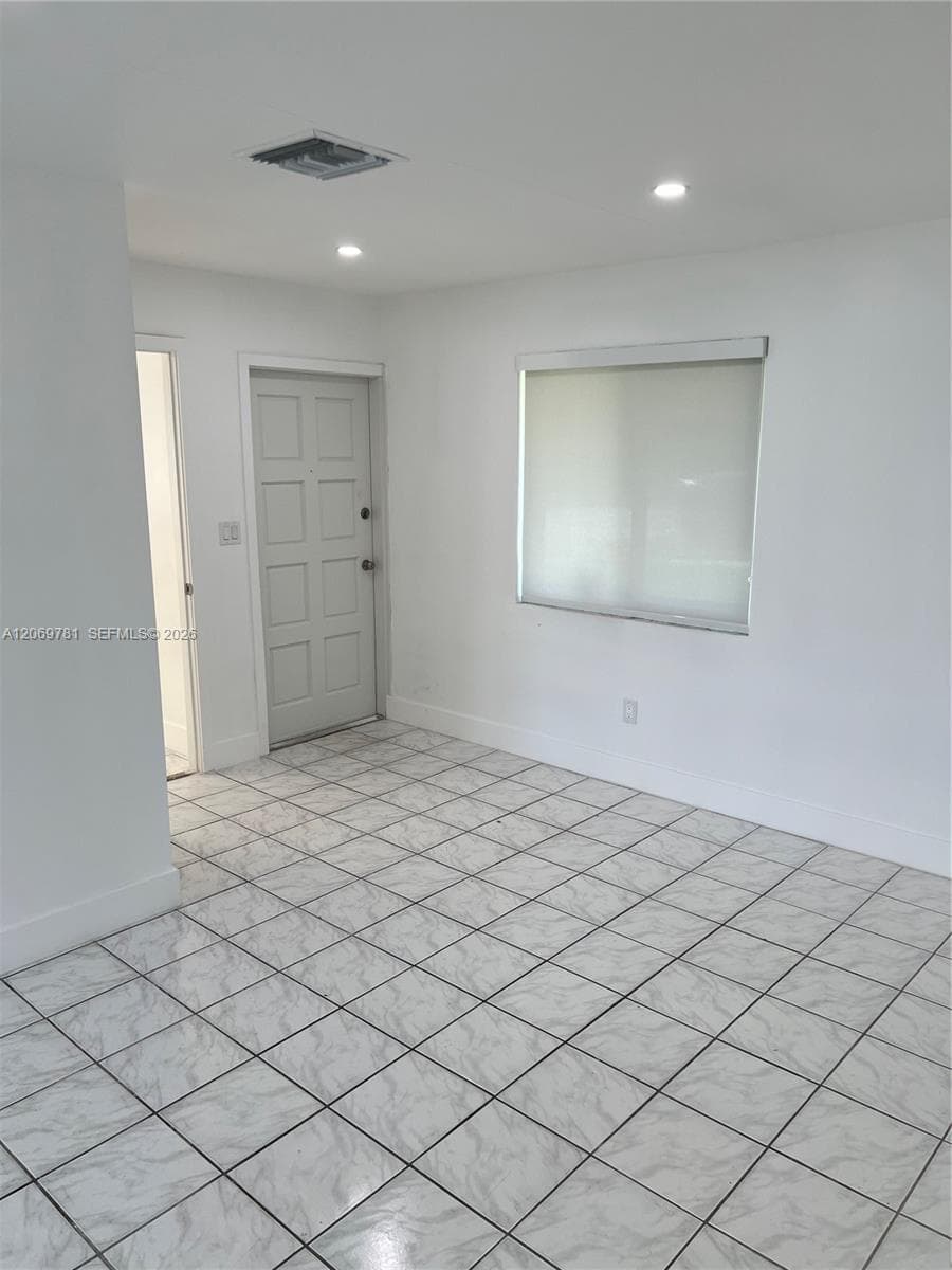 13735 NW 23rd Ave, Opa-Locka, FL 33054 — zdjęcie 3