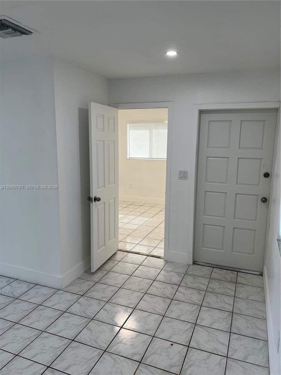 13735 NW 23rd Ave, Opa-Locka, FL 33054 — zdjęcie 4
